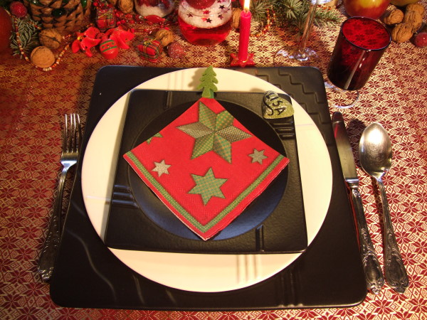 Tischschmuck Weihnachten in Rot