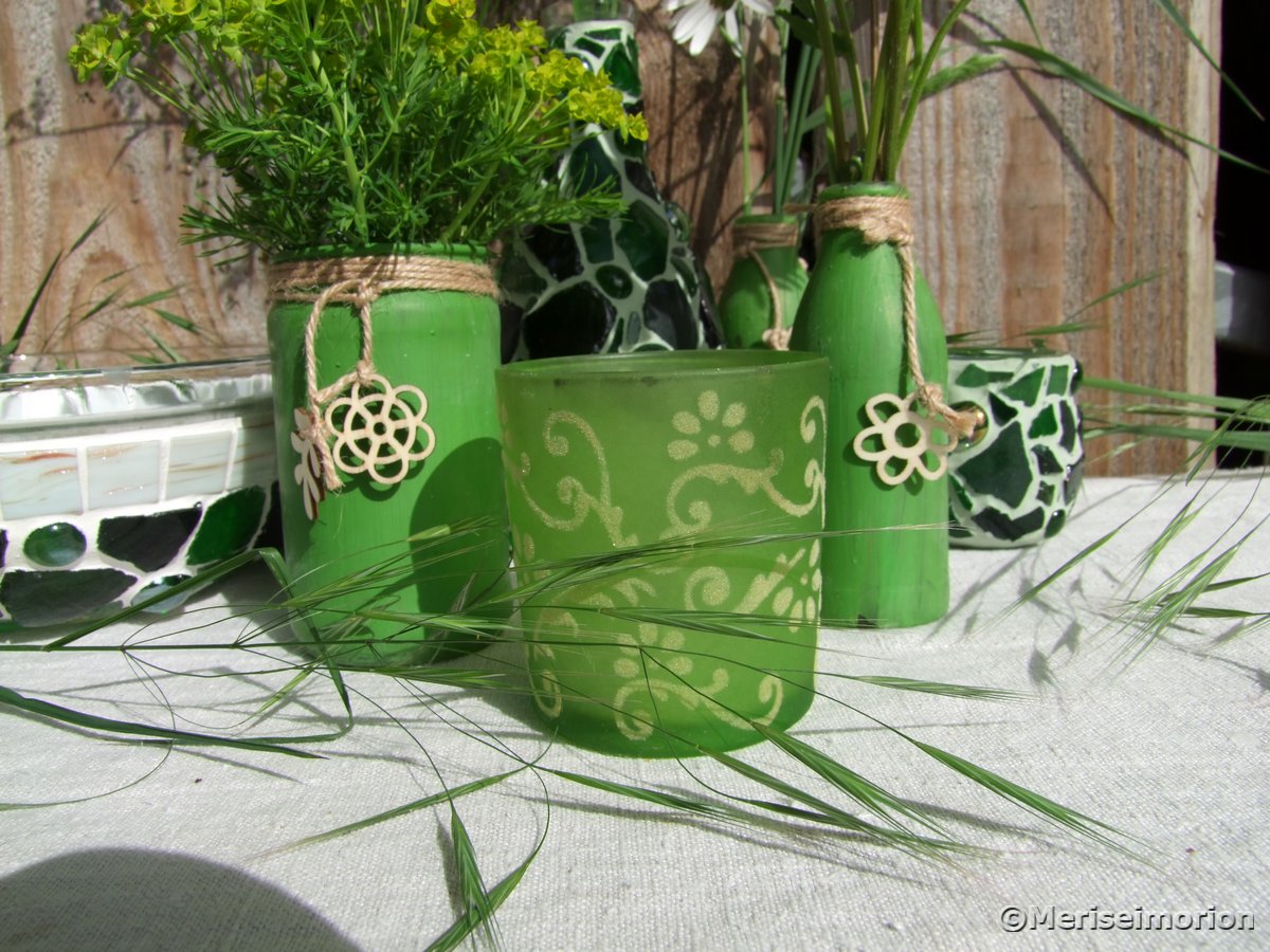 Grüne Vasen