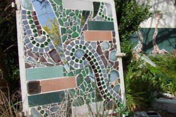 Frühling im Mosaik Garten