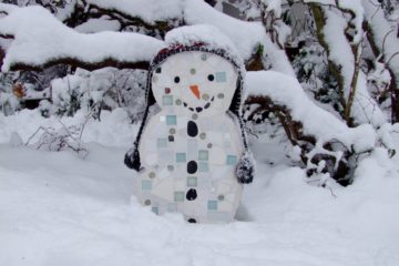 Mosaik Schneemann im garten